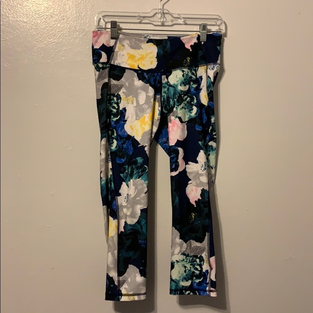 Old navy floral capri tights
